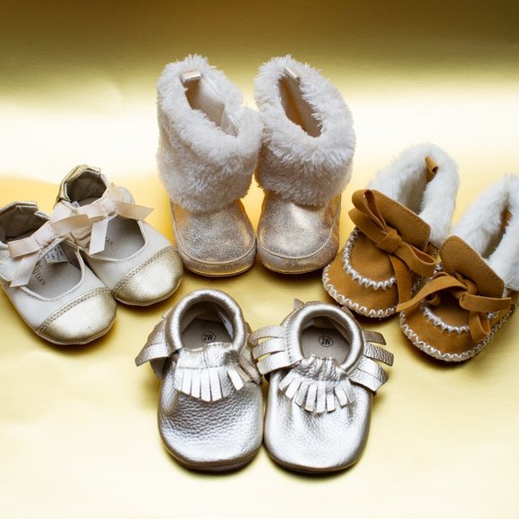 Girls Infant Bundle of Shoes Size 2 - Picture 1 of 3